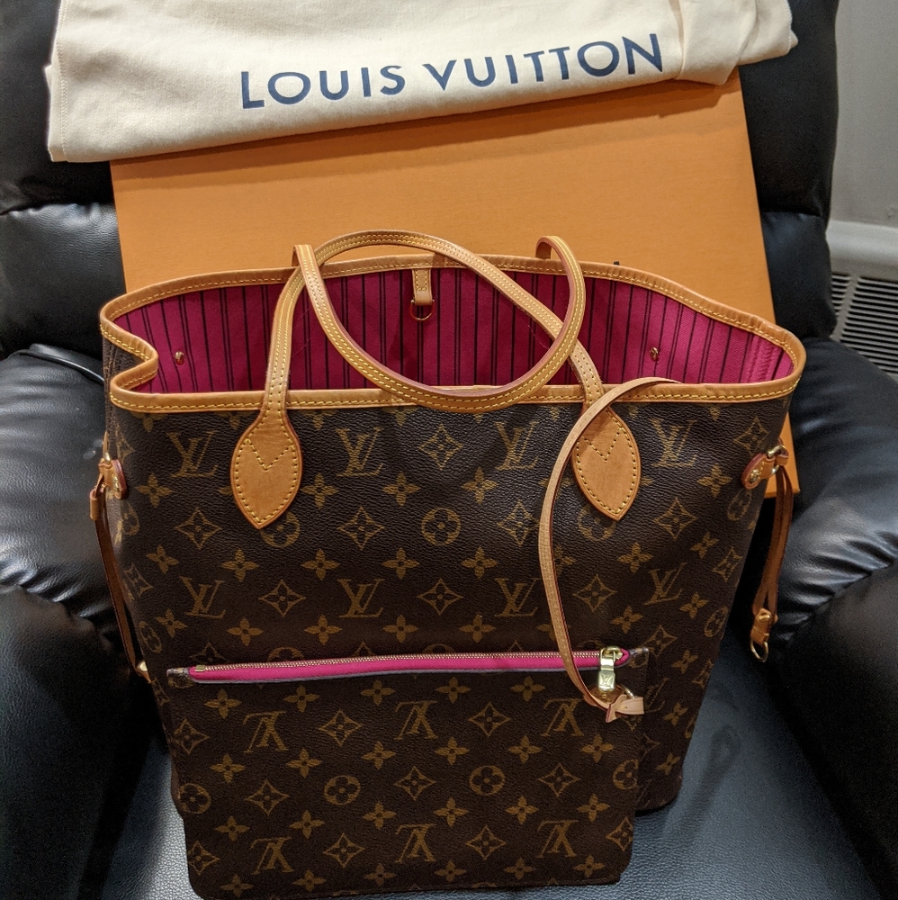 Louis Vuitton Neverfull MM Bag
